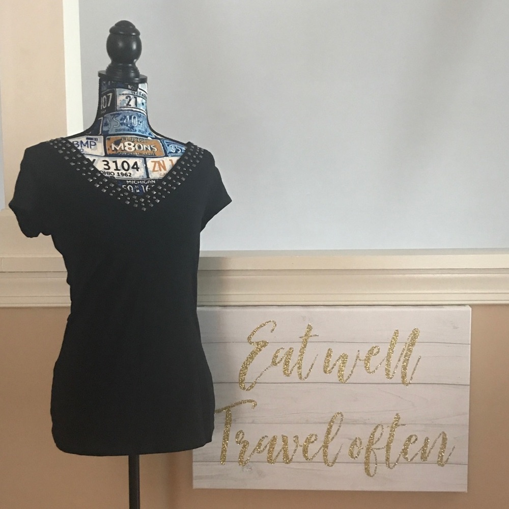 Express Neck Detailed Top